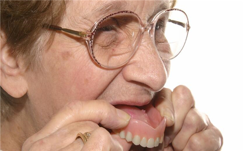 老人牙齿保健的七大误区