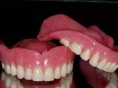 【深圳活動假牙】吸附性義齒與純鈦義齒的優劣勢對比